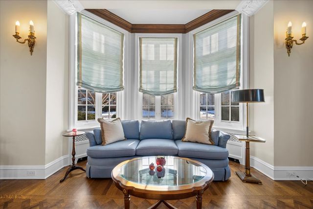 123 OXFORD Road, Kenilworth, IL 60043