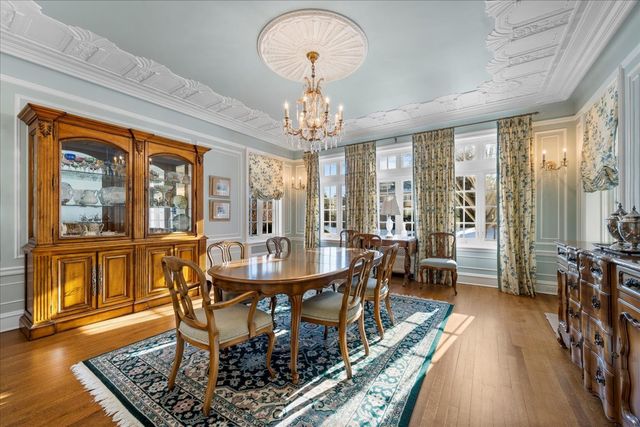 123 OXFORD Road, Kenilworth, IL 60043