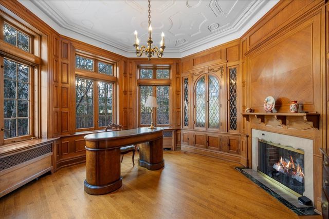 123 OXFORD Road, Kenilworth, IL 60043