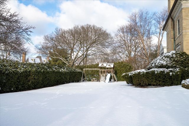 123 OXFORD Road, Kenilworth, IL 60043