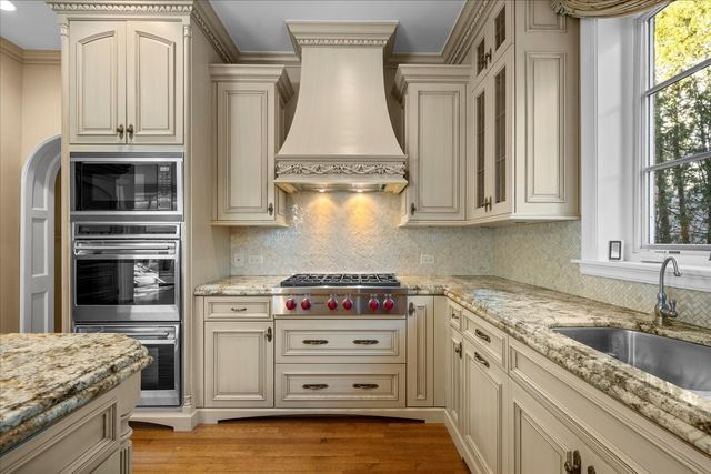 123 OXFORD Road, Kenilworth, IL 60043