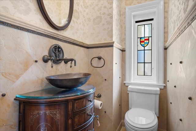 123 OXFORD Road, Kenilworth, IL 60043