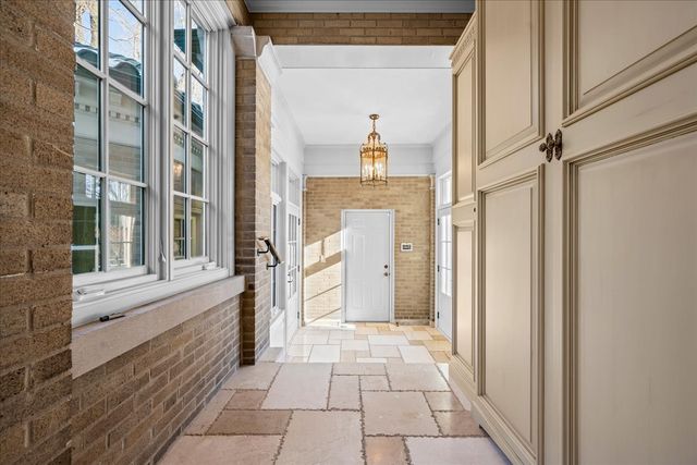 123 OXFORD Road, Kenilworth, IL 60043