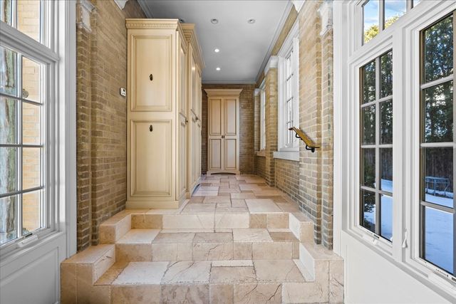 123 OXFORD Road, Kenilworth, IL 60043