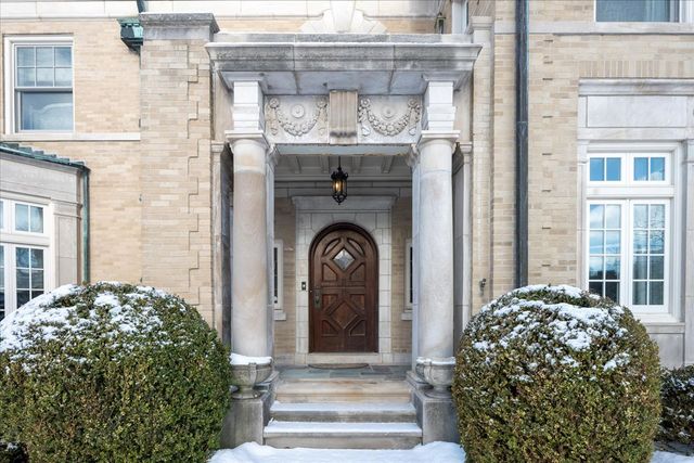 123 OXFORD Road, Kenilworth, IL 60043