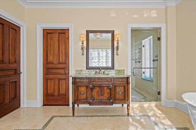 123 OXFORD Road, Kenilworth, IL 60043