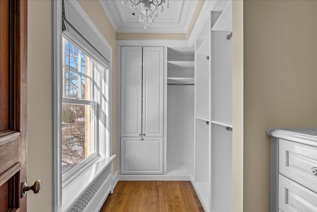 123 OXFORD Road, Kenilworth, IL 60043