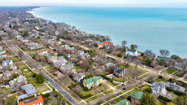 123 OXFORD Road, Kenilworth, IL 60043