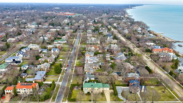 123 OXFORD Road, Kenilworth, IL 60043