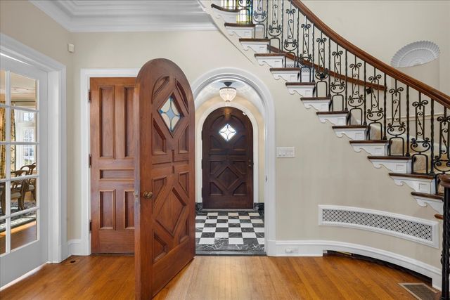 123 OXFORD Road, Kenilworth, IL 60043