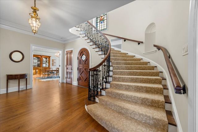 123 OXFORD Road, Kenilworth, IL 60043