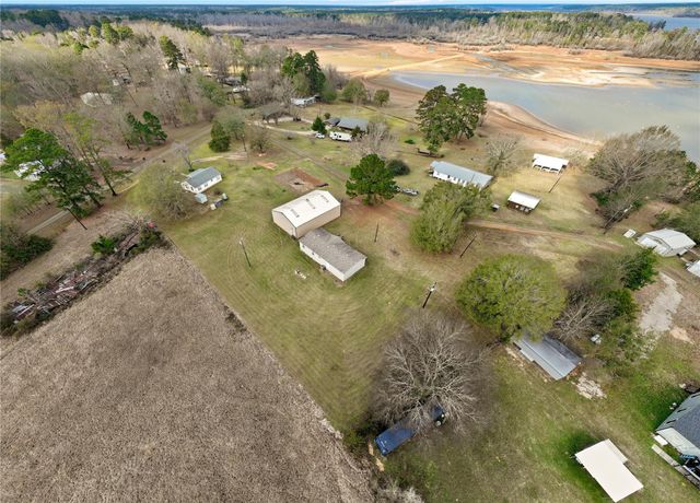 220 Pr 8464, Broaddus, TX 75929