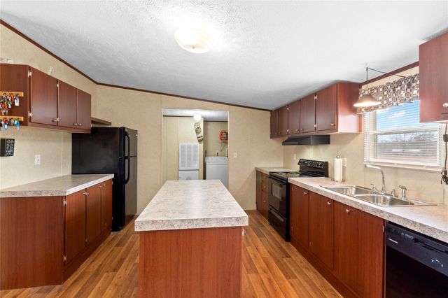 220 Pr 8464, Broaddus, TX 75929