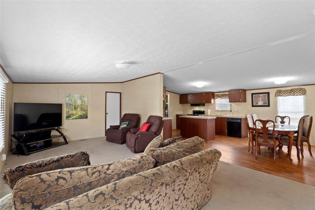 220 Pr 8464, Broaddus, TX 75929