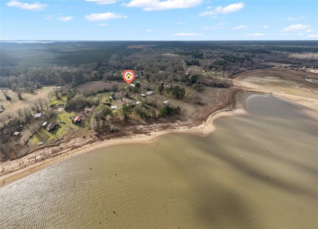 220 Pr 8464, Broaddus, TX 75929