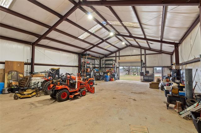 220 Pr 8464, Broaddus, TX 75929