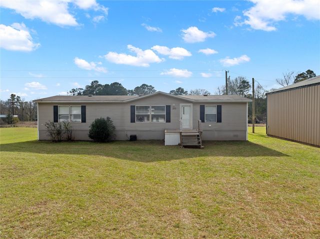 220 Pr 8464, Broaddus, TX 75929