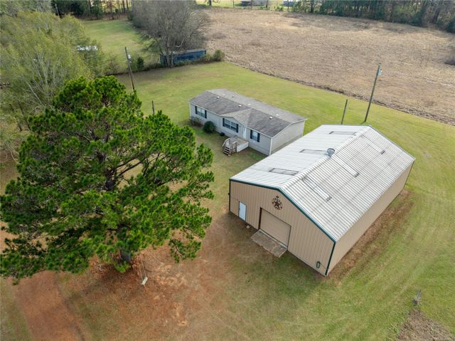 220 Pr 8464, Broaddus, TX 75929