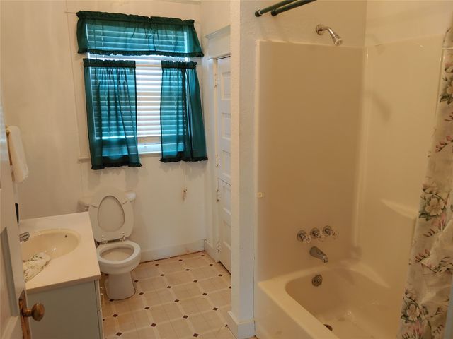 431 Fitzhugh Avenue, Paris, TX 75460