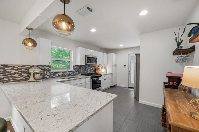 10846 Sharondale Drive, Dallas, TX 75228