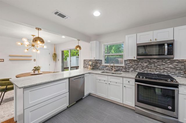 10846 Sharondale Drive, Dallas, TX 75228