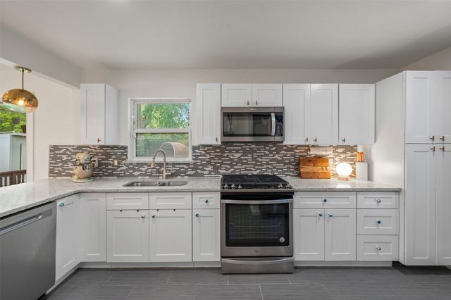 10846 Sharondale Drive, Dallas, TX 75228