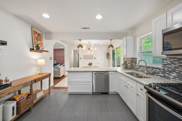10846 Sharondale Drive, Dallas, TX 75228