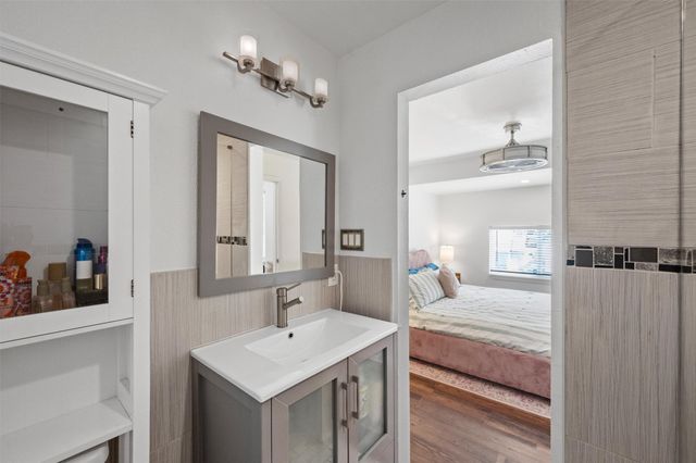 10846 Sharondale Drive, Dallas, TX 75228