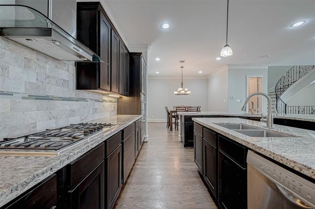 5226 Kiam Street 1002, Houston, TX 77007