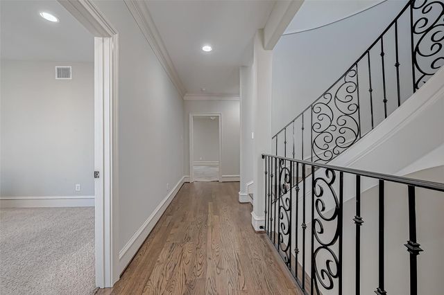 5226 Kiam Street 1002, Houston, TX 77007