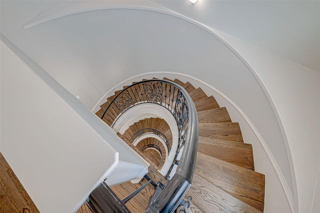 5226 Kiam Street 1002, Houston, TX 77007