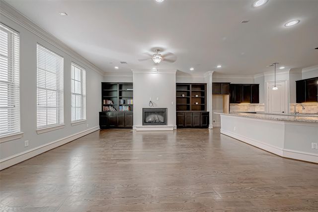 5226 Kiam Street 1002, Houston, TX 77007