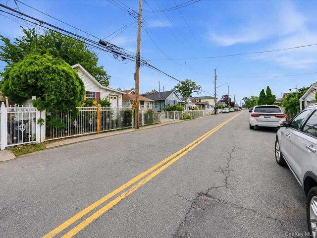 1202 Harding Park, Bronx, NY 10473