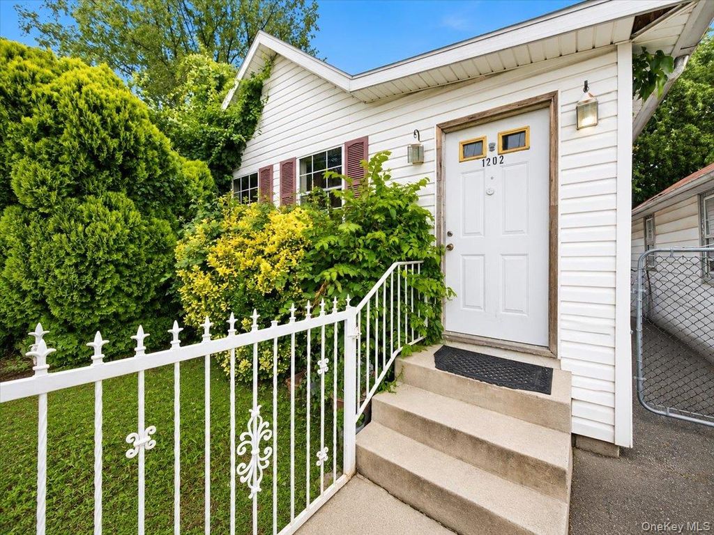 1202 Harding Park, Bronx, NY 10473 — photo 3