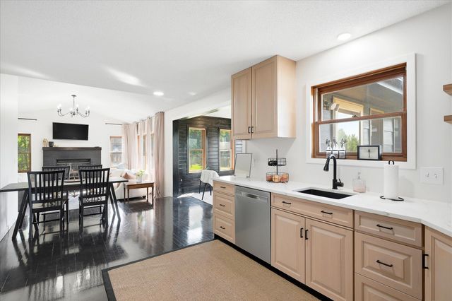 20955 Jamestown Avenue, Lakeville, MN 55044