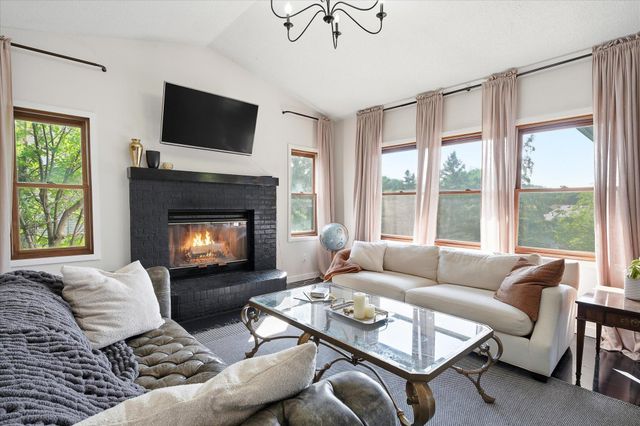 20955 Jamestown Avenue, Lakeville, MN 55044