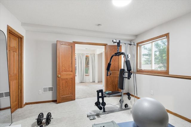 20955 Jamestown Avenue, Lakeville, MN 55044