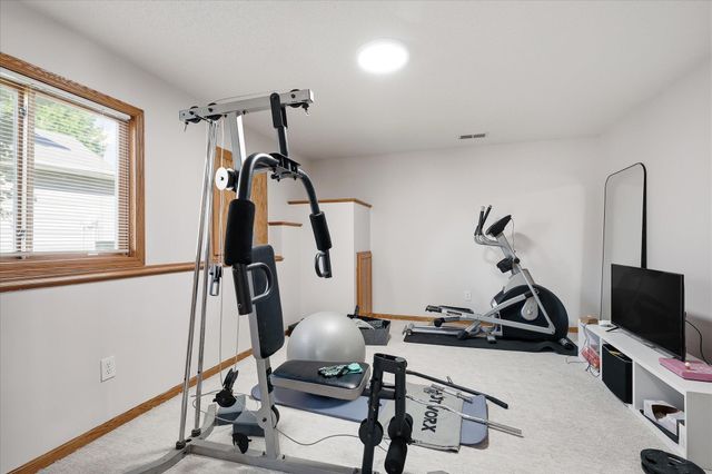 20955 Jamestown Avenue, Lakeville, MN 55044
