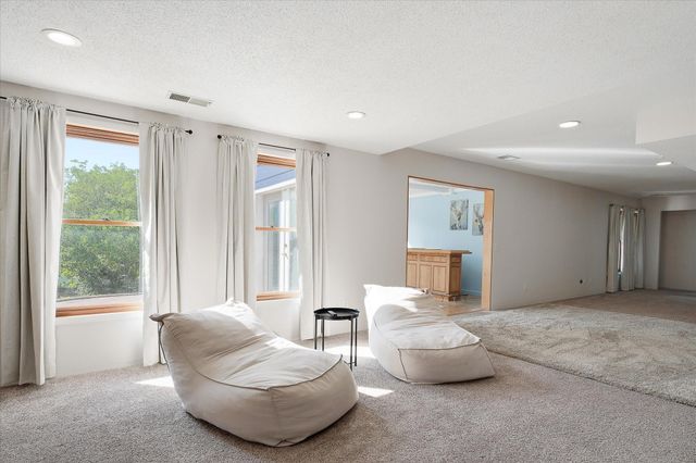 20955 Jamestown Avenue, Lakeville, MN 55044