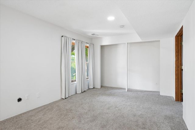 20955 Jamestown Avenue, Lakeville, MN 55044