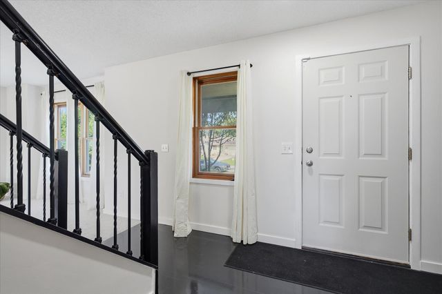 20955 Jamestown Avenue, Lakeville, MN 55044