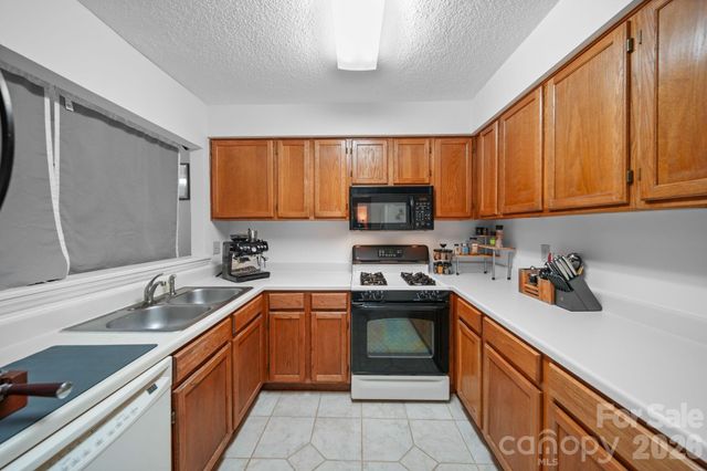 6049 Green Forest Drive, Charlotte, NC 28212