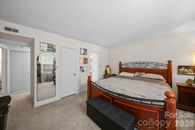 6049 Green Forest Drive, Charlotte, NC 28212
