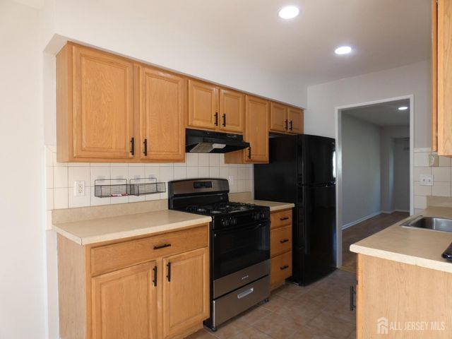 4-H Quincy Circle, South Brunswick, NJ 08810