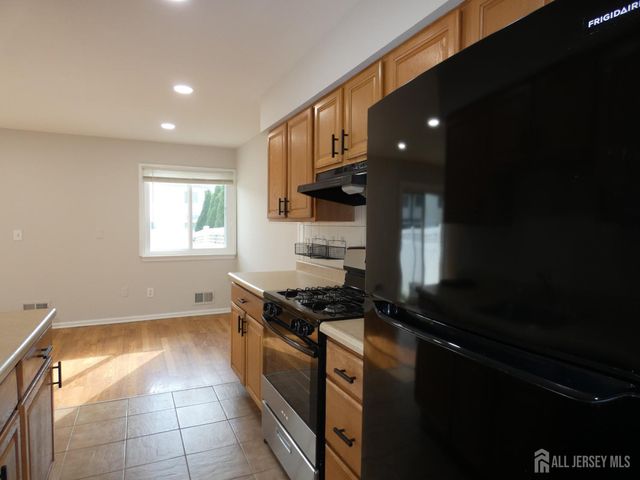 4-H Quincy Circle, South Brunswick, NJ 08810