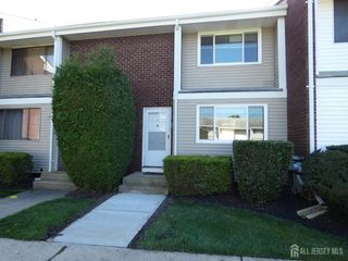 4-H Quincy Circle, South Brunswick, NJ 08810