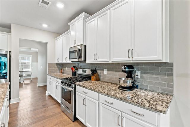 9876 Haven Port Lane, Ooltewah, TN 37363