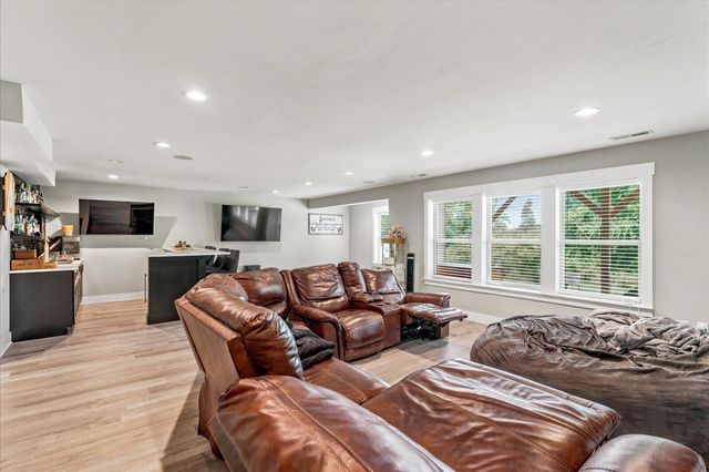 9876 Haven Port Lane, Ooltewah, TN 37363