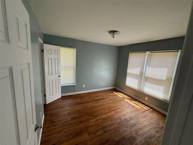 5000 Jerri Lane, Haltom City, TX 76117