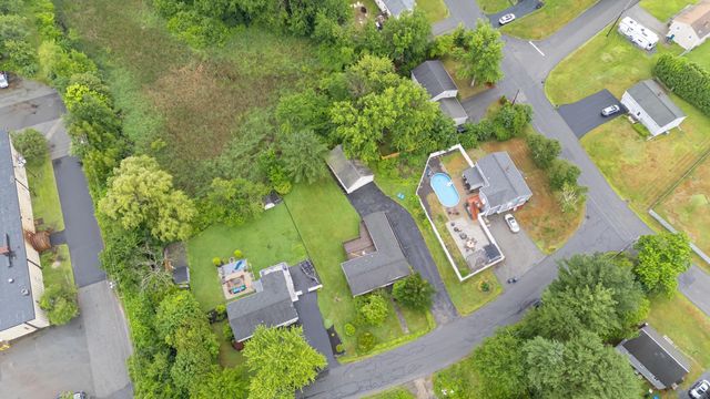 7 Therese Road, Salem, NH 03079